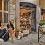 La realt� delle librerie dell'usato. Siamo andati a trovare a Palo del Colle le 35enni Isa Muscatelli e Antonella Naglieri, che nel settembre del 2015 hanno aperto un punto vendita dal quale partono verso i mercatini di mezza provincia. La loro attivit� si chiama �Il libro senza tempo�